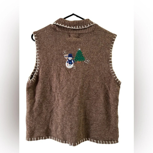 Vintage Christmas embroidered beaded sweater vest - Picture 4 of 4